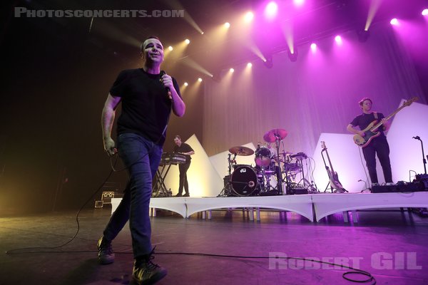 FUTURE ISLANDS - 2022-11-07 - PARIS - Olympia - 